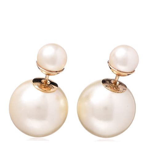 earring pearl dior|Dior mise en earrings.